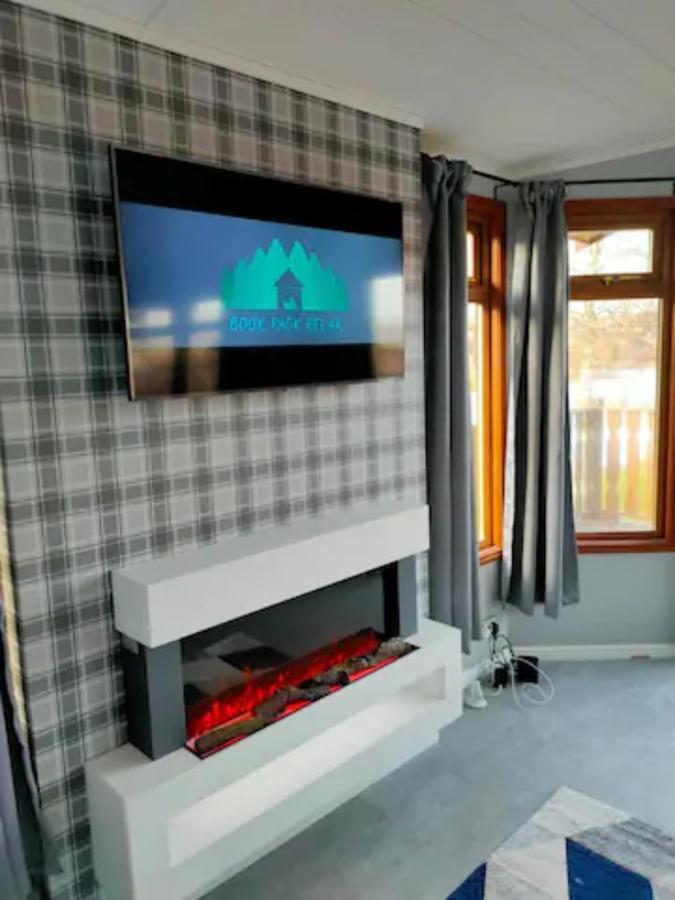 4 Bed Luxury Lodge With Hot Tub Near Lake District Warton Экстерьер фото