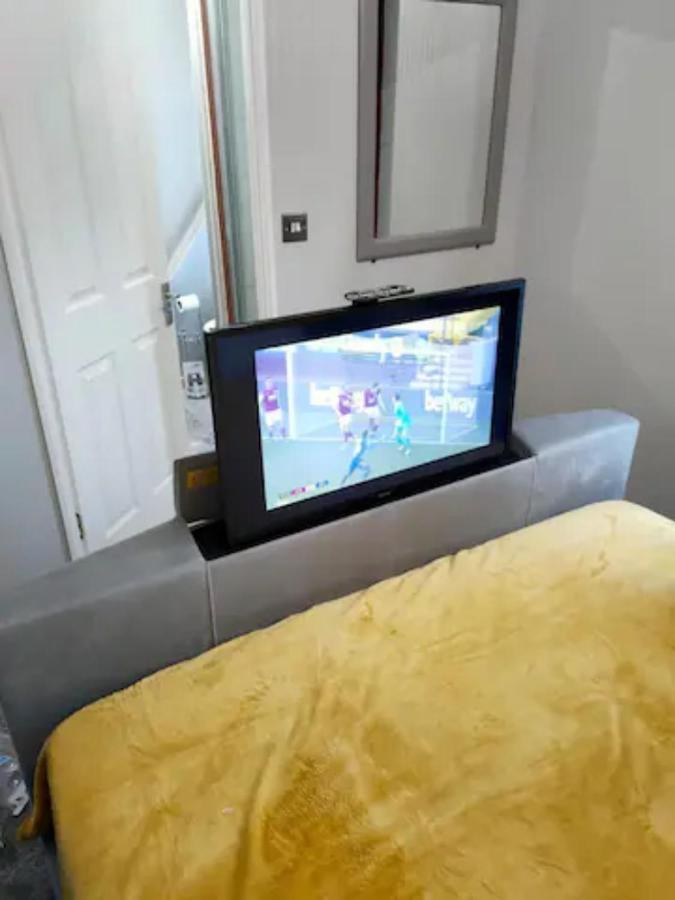 4 Bed Luxury Lodge With Hot Tub Near Lake District Warton Экстерьер фото