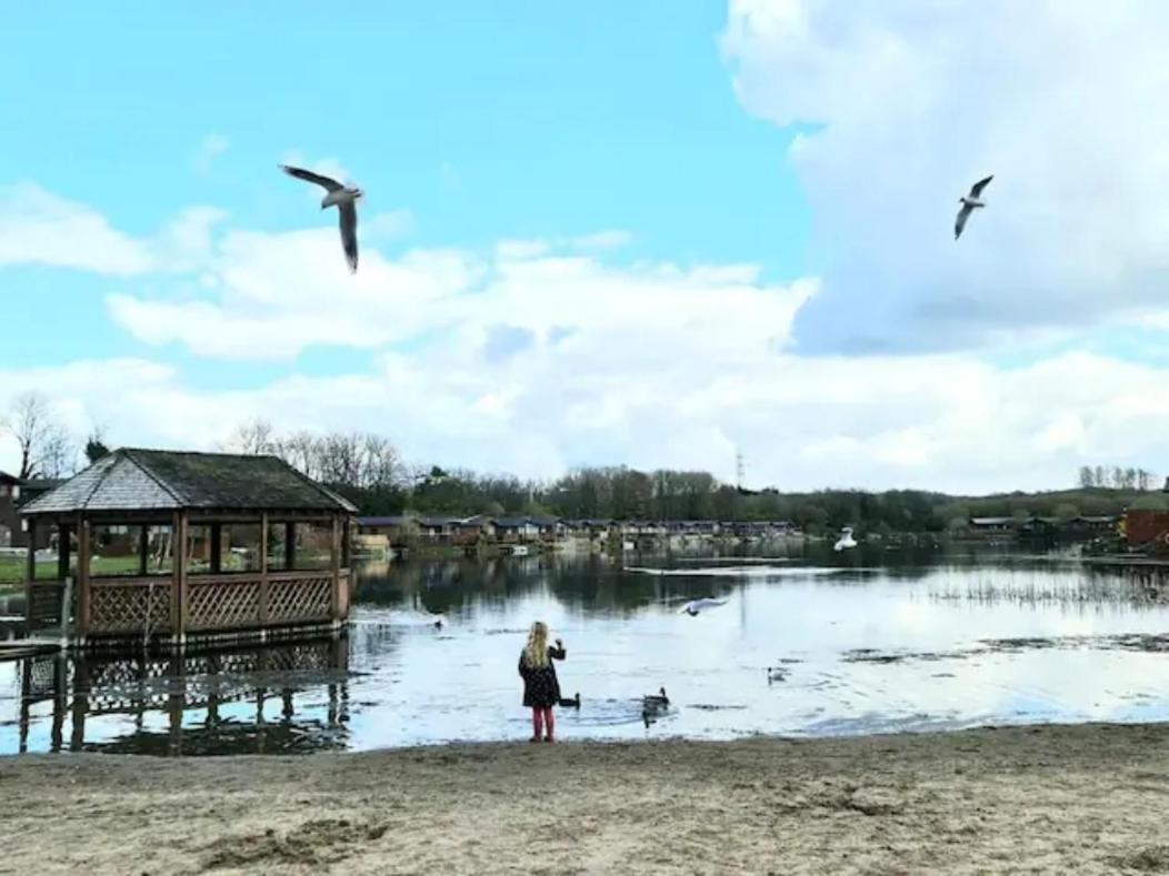 4 Bed Luxury Lodge With Hot Tub Near Lake District Warton Экстерьер фото