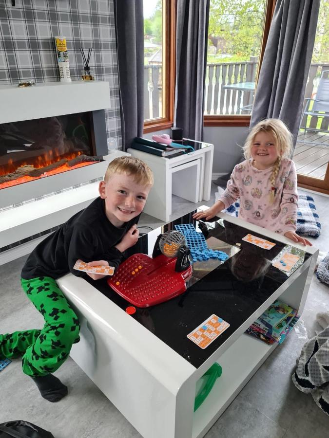 4 Bed Luxury Lodge With Hot Tub Near Lake District Warton Экстерьер фото