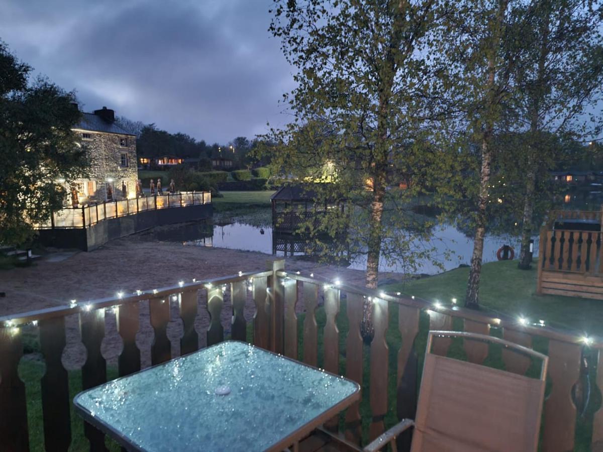 4 Bed Luxury Lodge With Hot Tub Near Lake District Warton Экстерьер фото