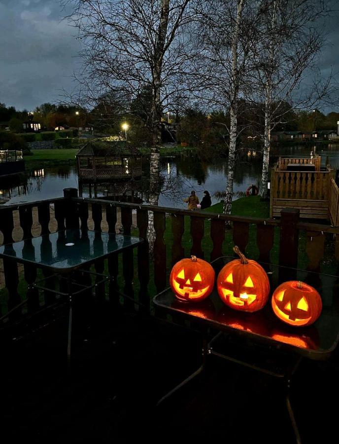 4 Bed Luxury Lodge With Hot Tub Near Lake District Warton Экстерьер фото