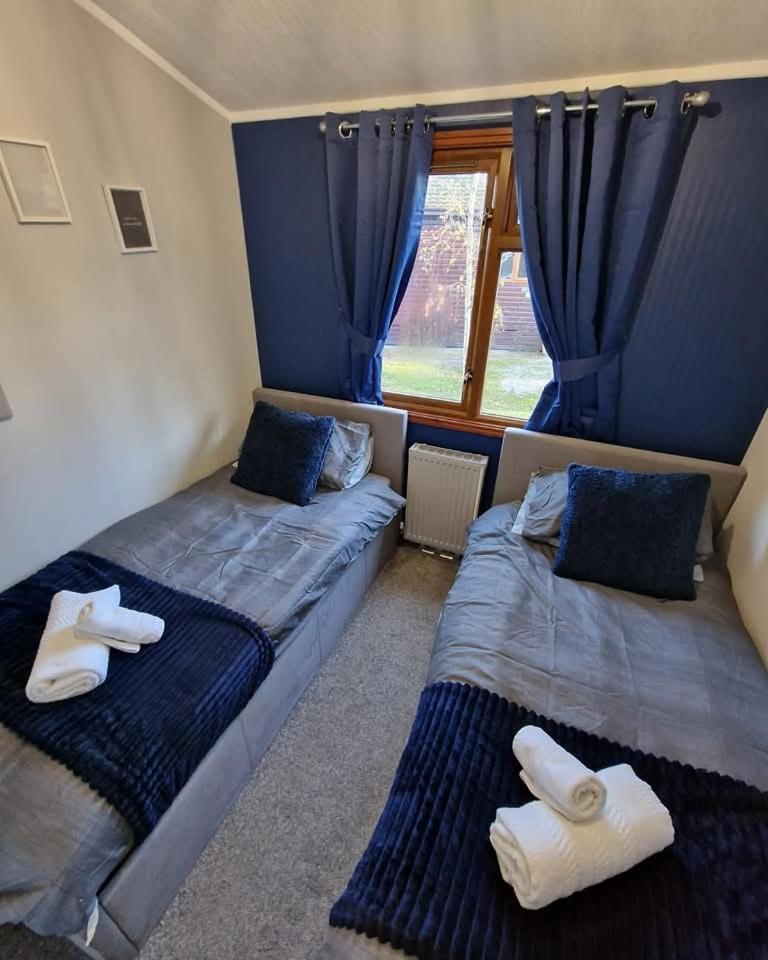 4 Bed Luxury Lodge With Hot Tub Near Lake District Warton Экстерьер фото